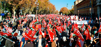 Manifestación ante las puertas de San Telmo